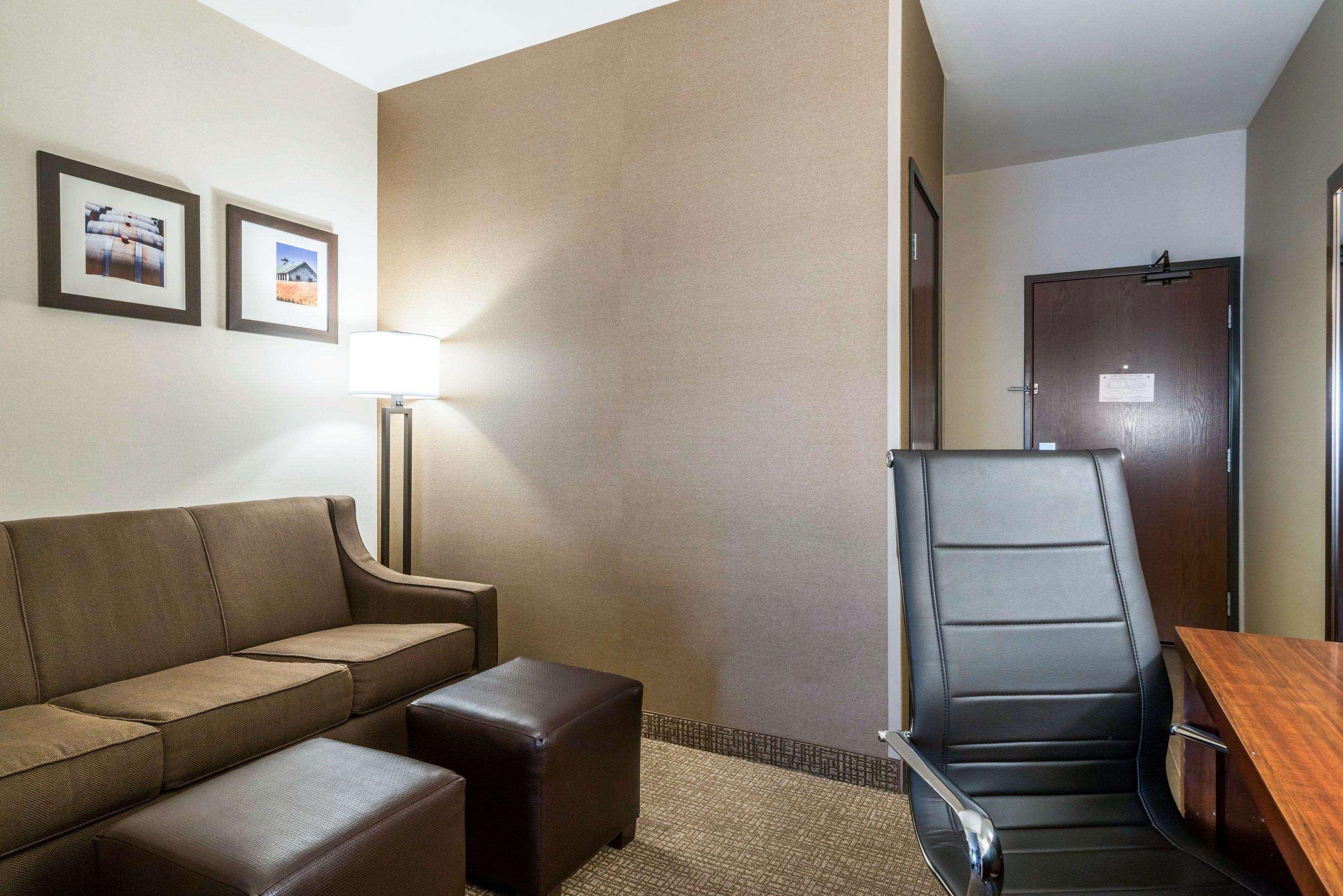 Comfort Suites יקימה מראה חיצוני תמונה