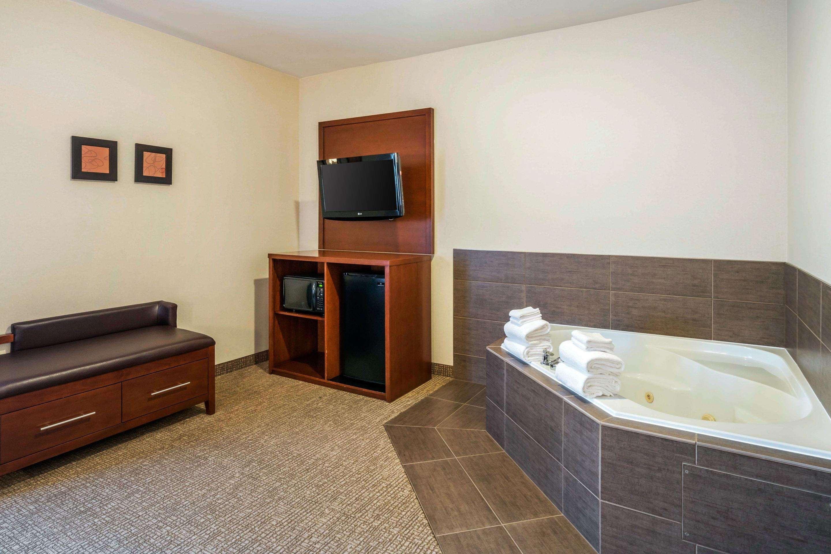 Comfort Suites יקימה מראה חיצוני תמונה