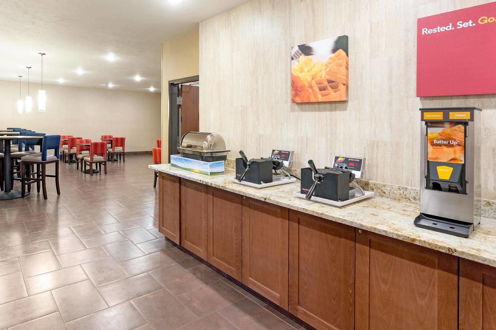 Comfort Suites יקימה מראה חיצוני תמונה