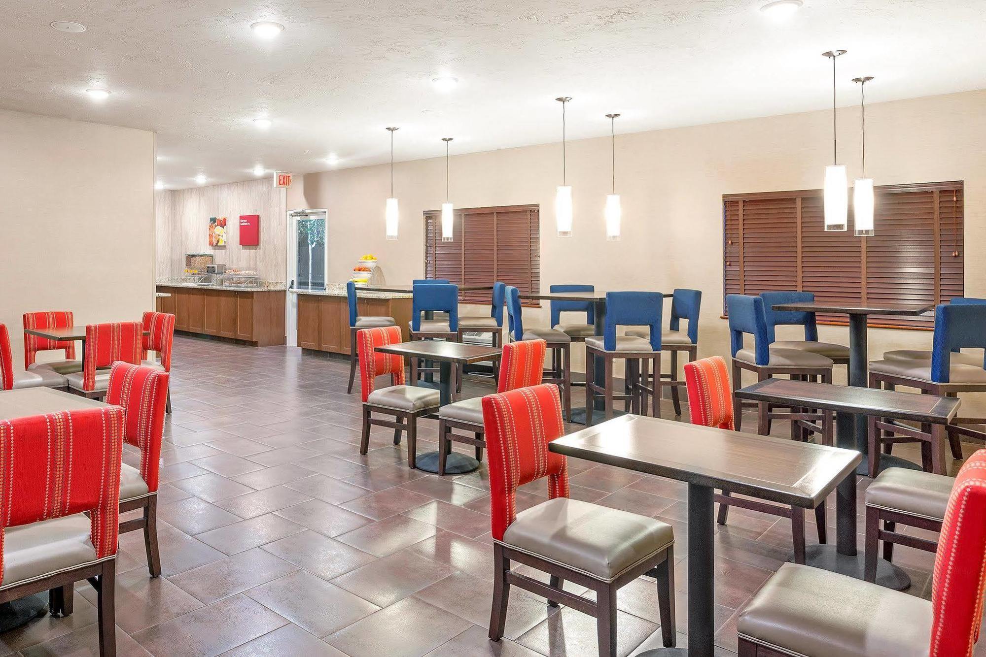 Comfort Suites יקימה מראה חיצוני תמונה